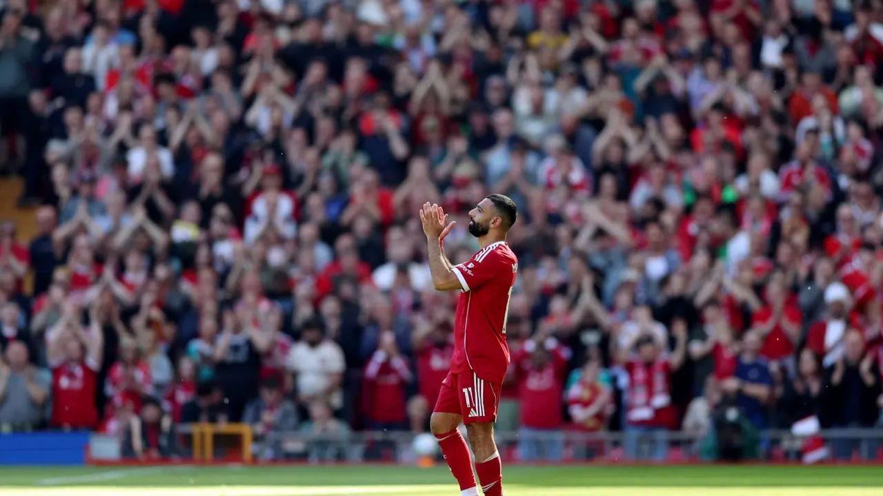 هل يغيب عن المباراة المرتقبة؟.. تشخيص مبدئي لإصابة صلاح